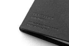 Load image into Gallery viewer, TRAVELER’S notebook/ PASSPORT size/ BLACK
