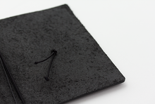 Load image into Gallery viewer, TRAVELER’S notebook/ PASSPORT size/ BLACK
