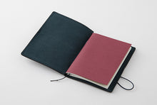 Cargar imagen en el visor de la galería, TRAVELER’S notebook/ PASSPORT size/ BLUE
