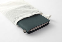 Cargar imagen en el visor de la galería, TRAVELER’S notebook/ PASSPORT size/ BLUE
