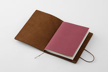 Cargar imagen en el visor de la galería, TRAVELER’S notebook/ PASSPORT size/ BROWN
