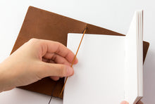 Załaduj obraz do przeglądarki galerii, TRAVELER’S notebook/ PASSPORT size/ CAMEL
