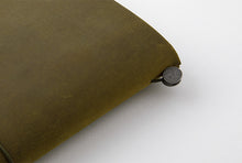 Załaduj obraz do przeglądarki galerii, Traveler's notebook/ Regular size/ OLIVE
