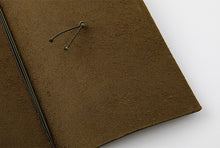 Załaduj obraz do przeglądarki galerii, Traveler's notebook/ Regular size/ OLIVE
